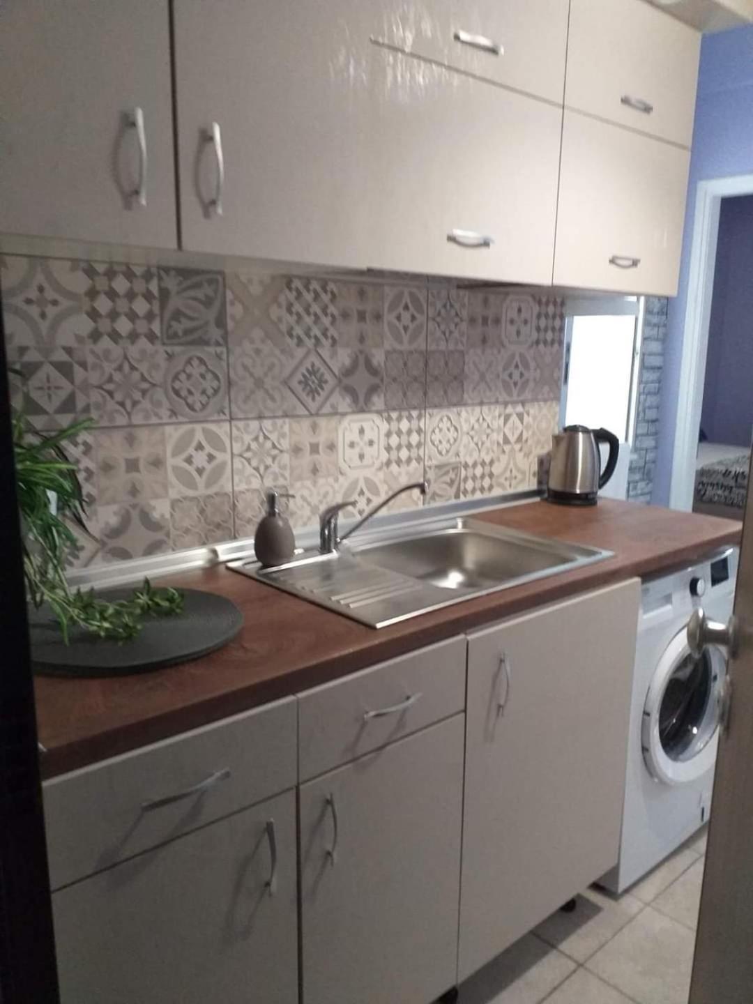 Diva Apartment アスプロヴァルタ エクステリア 写真