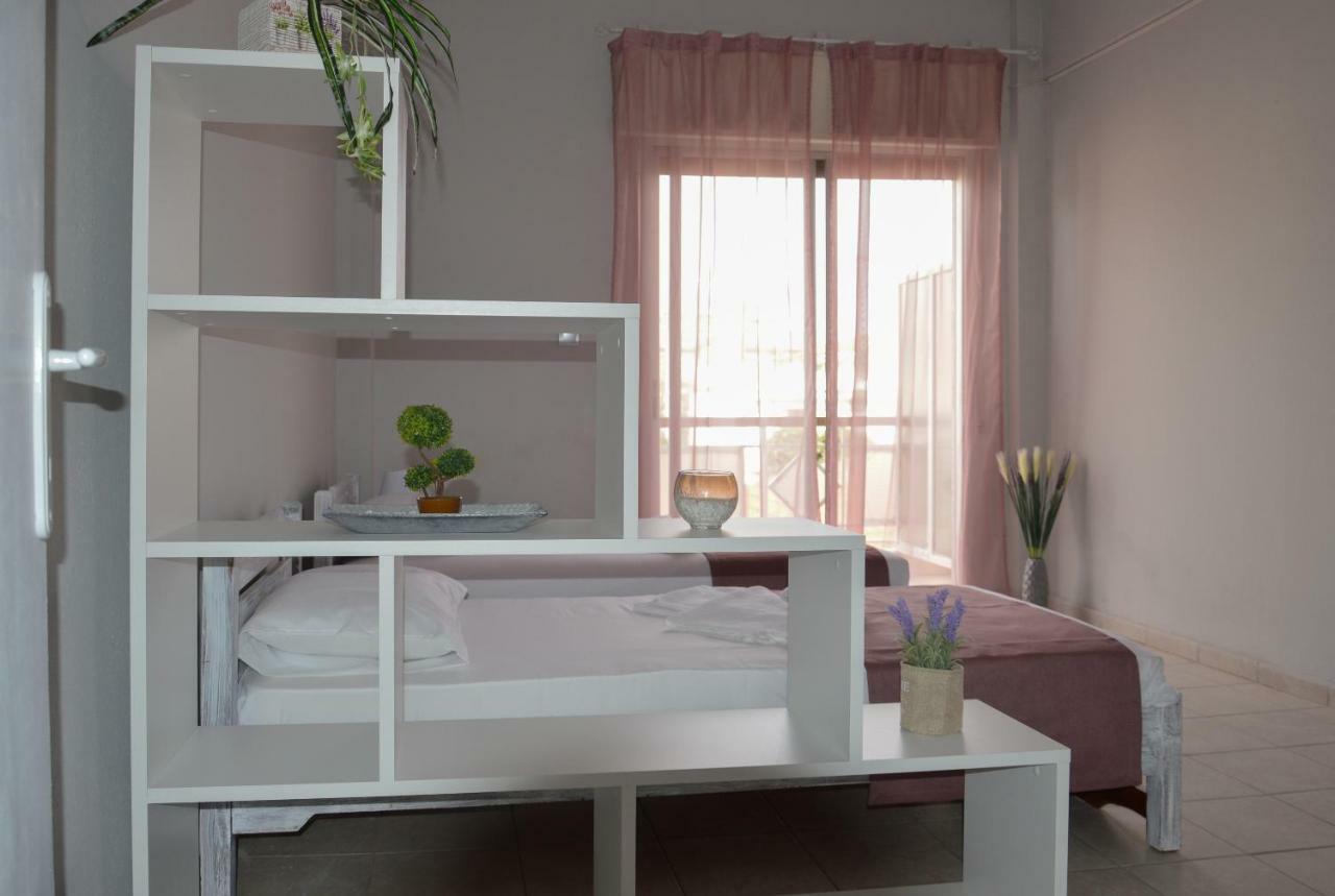 Diva Apartment アスプロヴァルタ エクステリア 写真